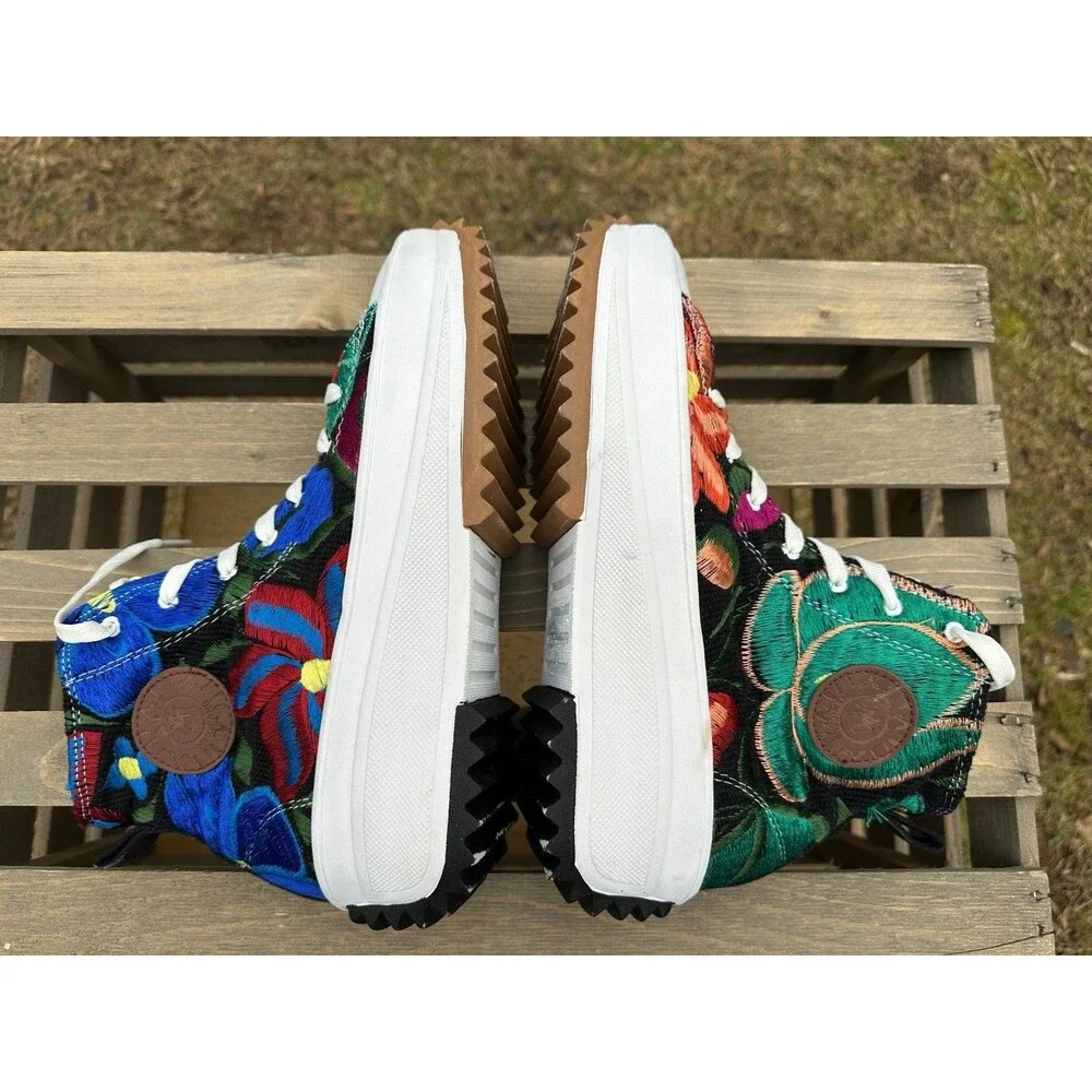 Mexican Artisanal Embroidered Flower high top sneakers size 27 Fits like a US 9